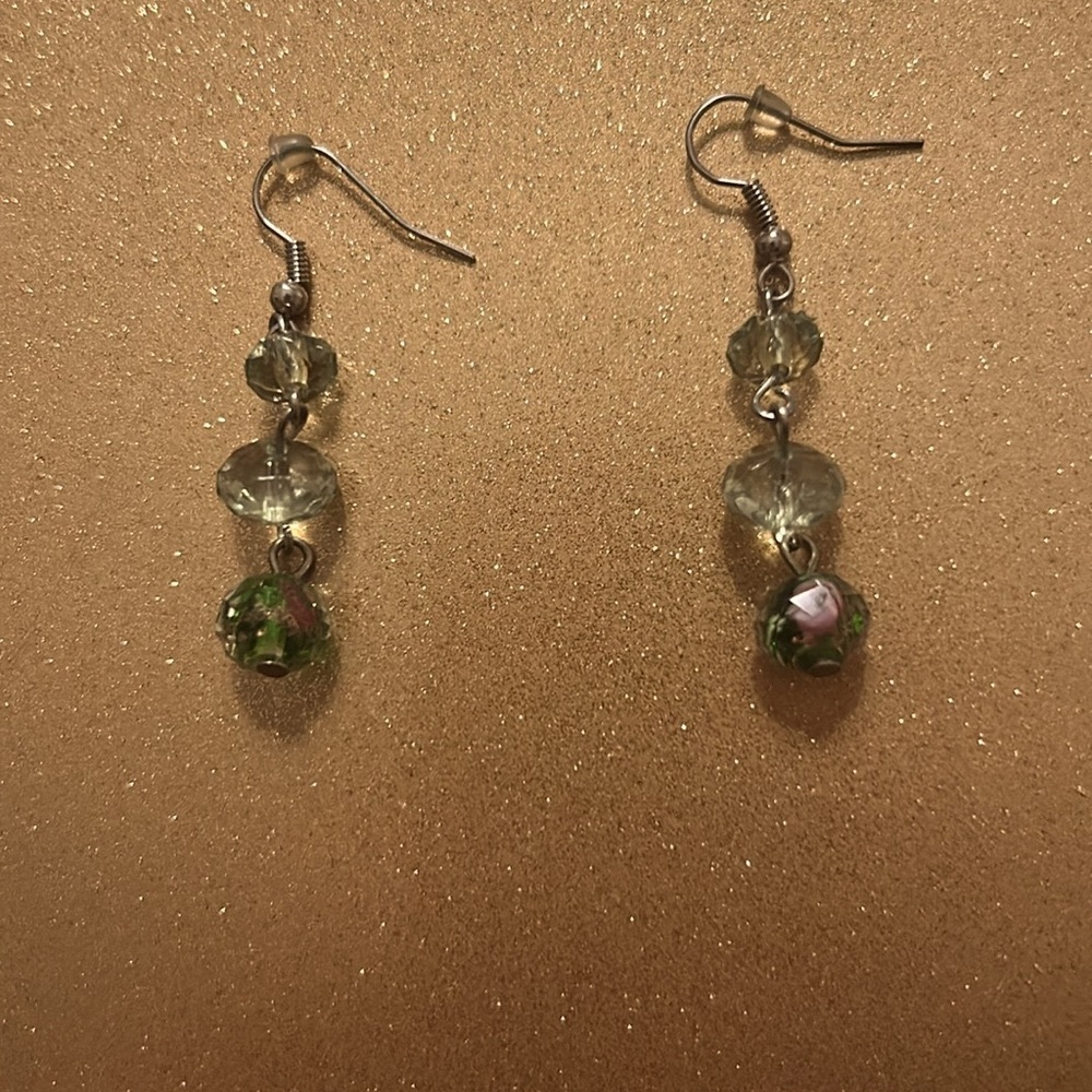 Elegant Set of Green & Clear Crystal Beads on Silver Chain; Matching Earrings - Picture 11 of 12